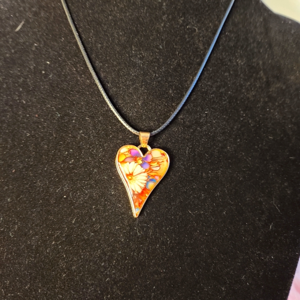 Unique statement necklace NWOT! (G22)